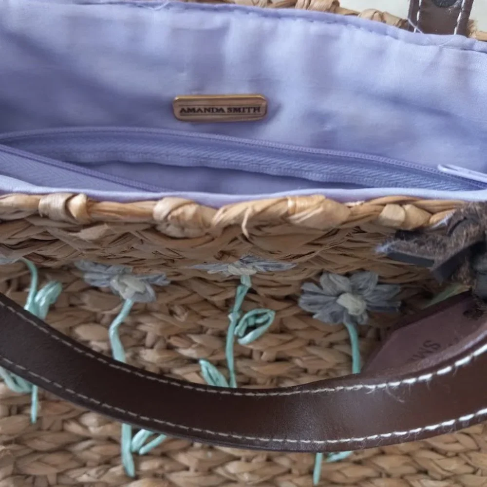 Amanda Smith Straw Weave Purse with Leather Straps, Floral, Purple Interior - Picture 4 of 5